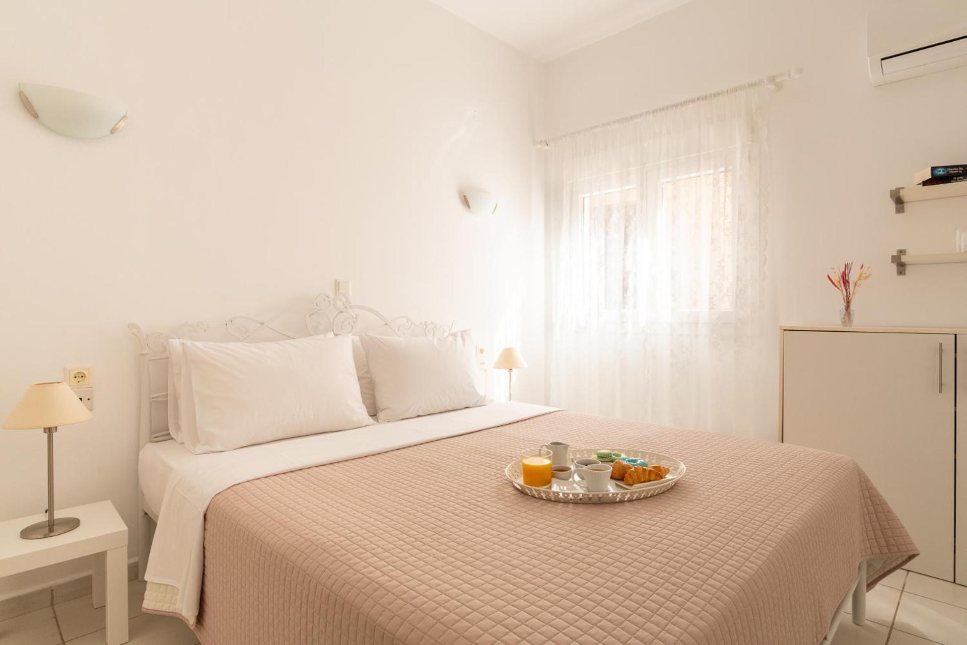 Elio A 1Bdr Apt With Garden 1 Min From The Beach By Hospi イラクリオン エクステリア 写真